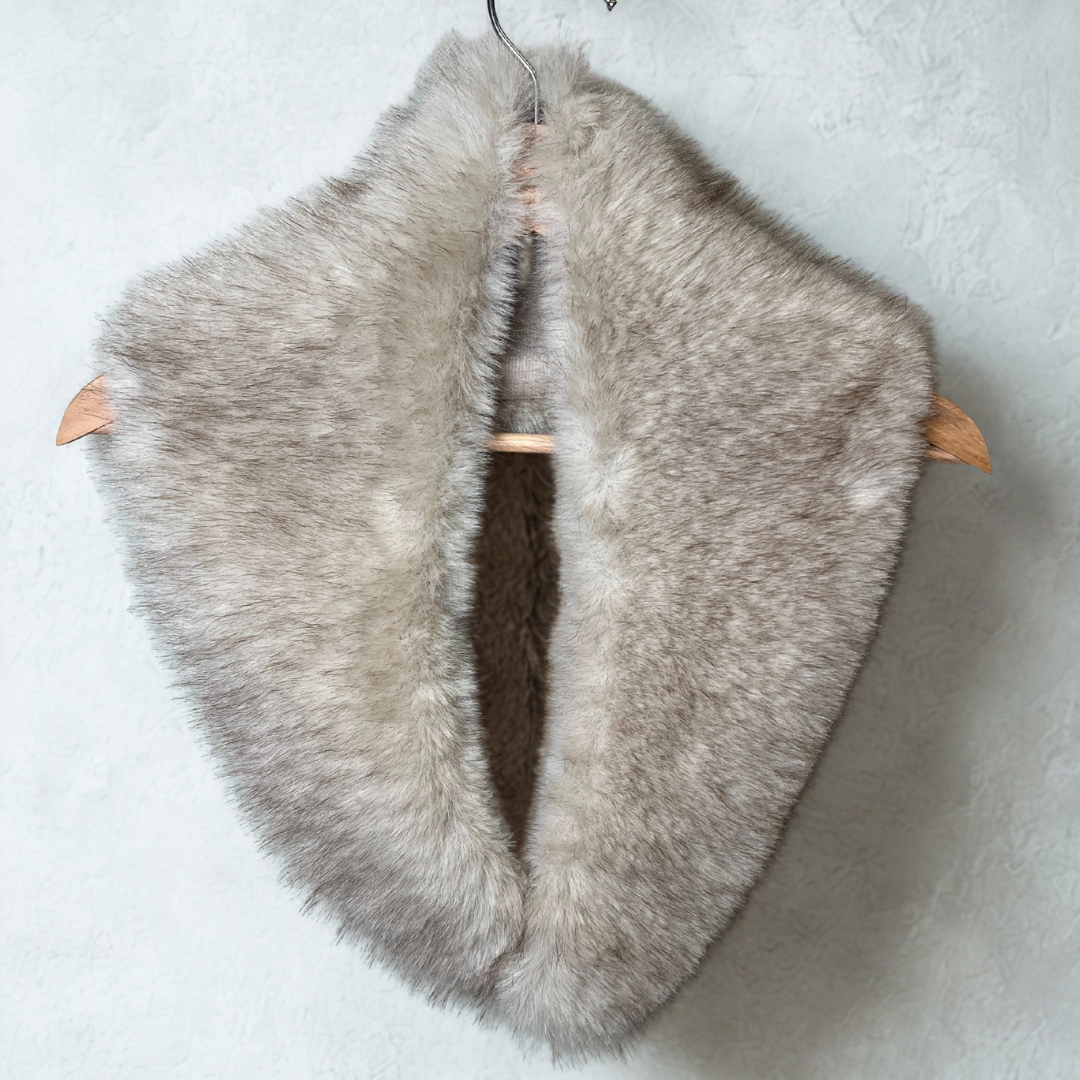 CUELLO DE PELOS BEIGE