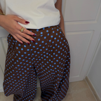 PANTALÓN BOMBACHO DE LUNARES CELESTE Y MARRÓN