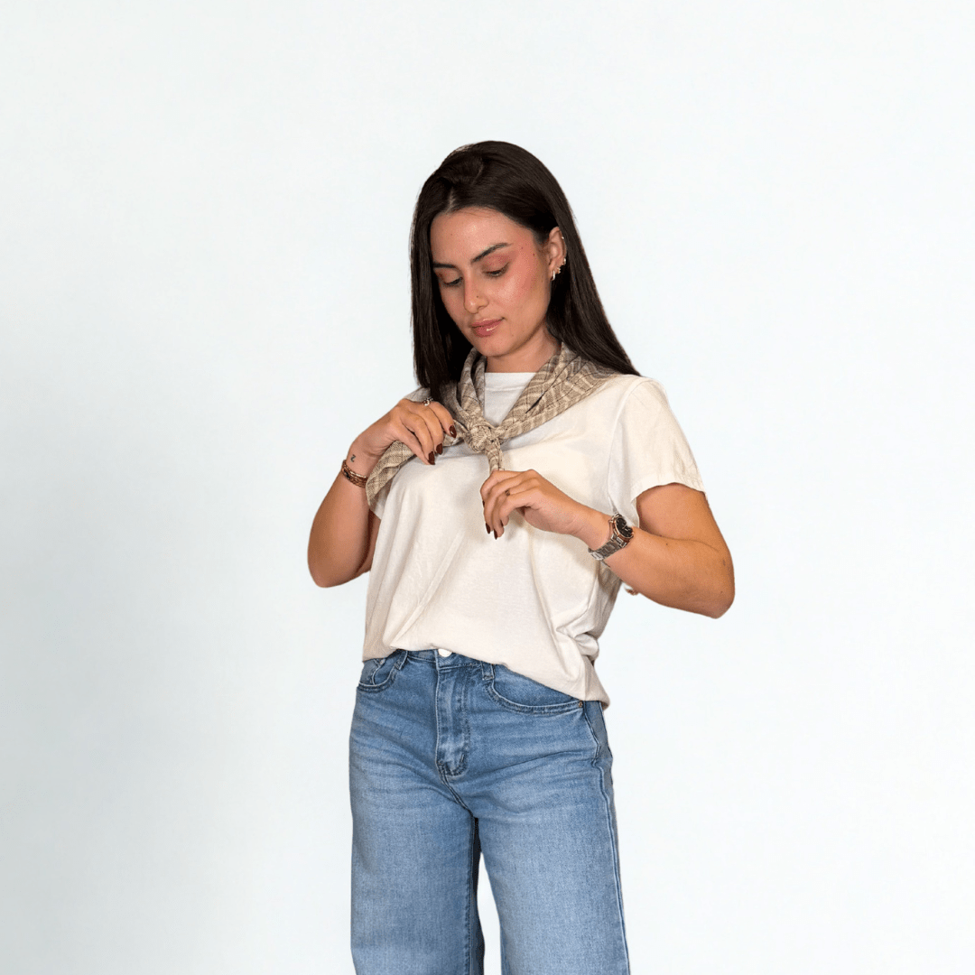 CAMISETA BÁSICA MARO STUDIO CON DETALLE - Maro Studio