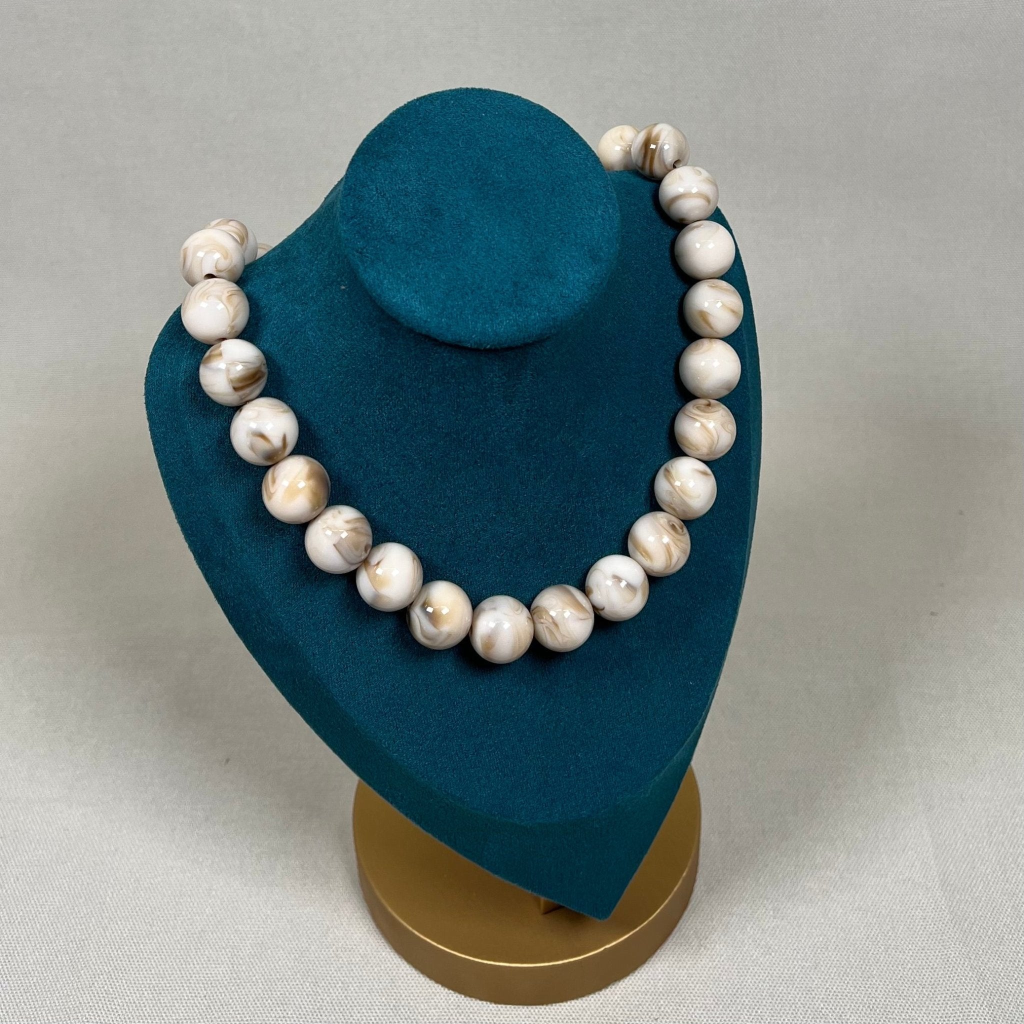 COLLAR BOLAS BEIGE - Maro Studio