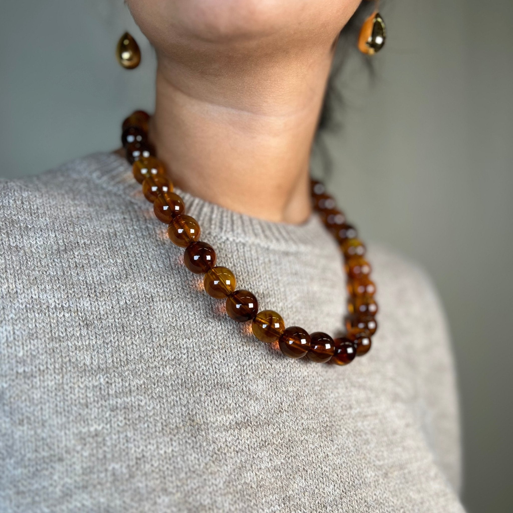 COLLAR BOLAS CAREY - Maro Studio