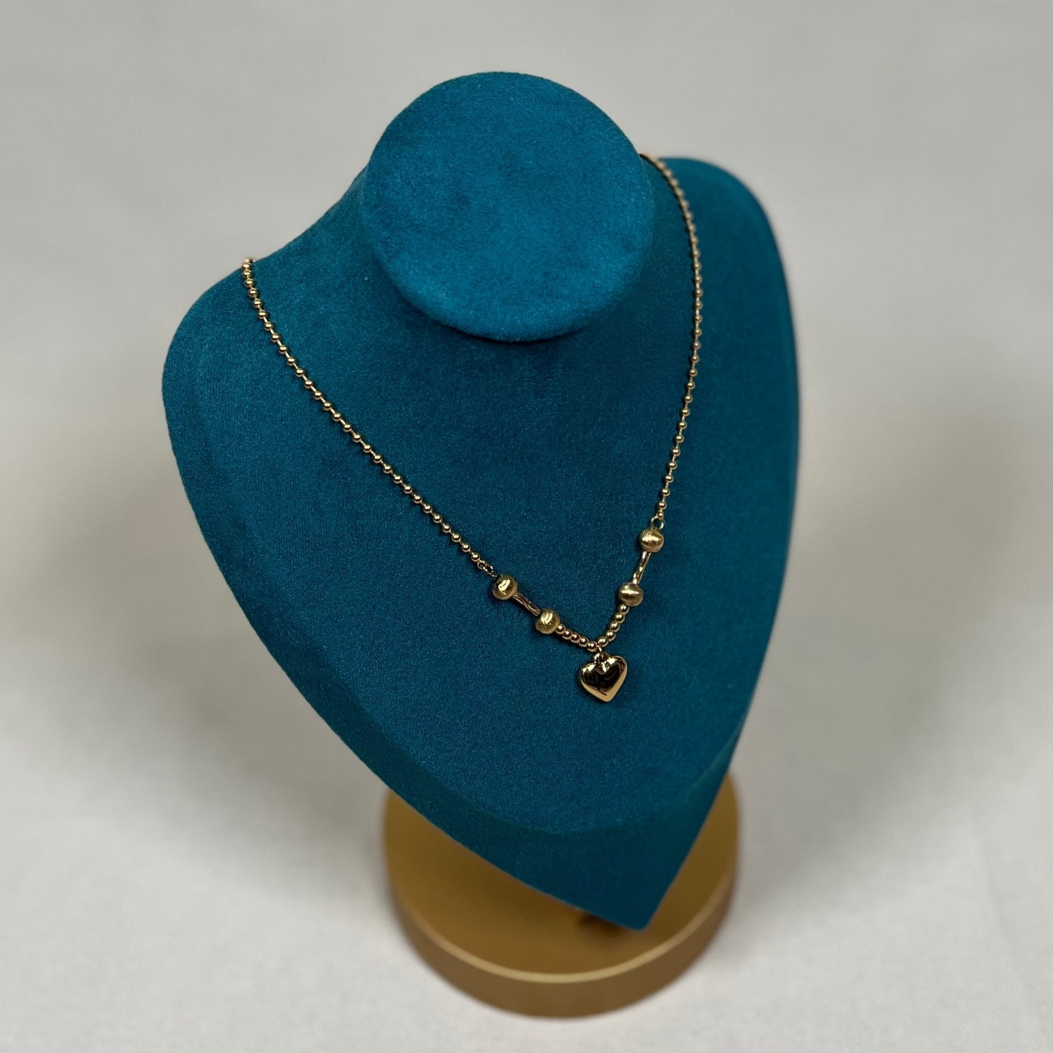 COLLAR CORAZÓN DORADO - Maro Studio