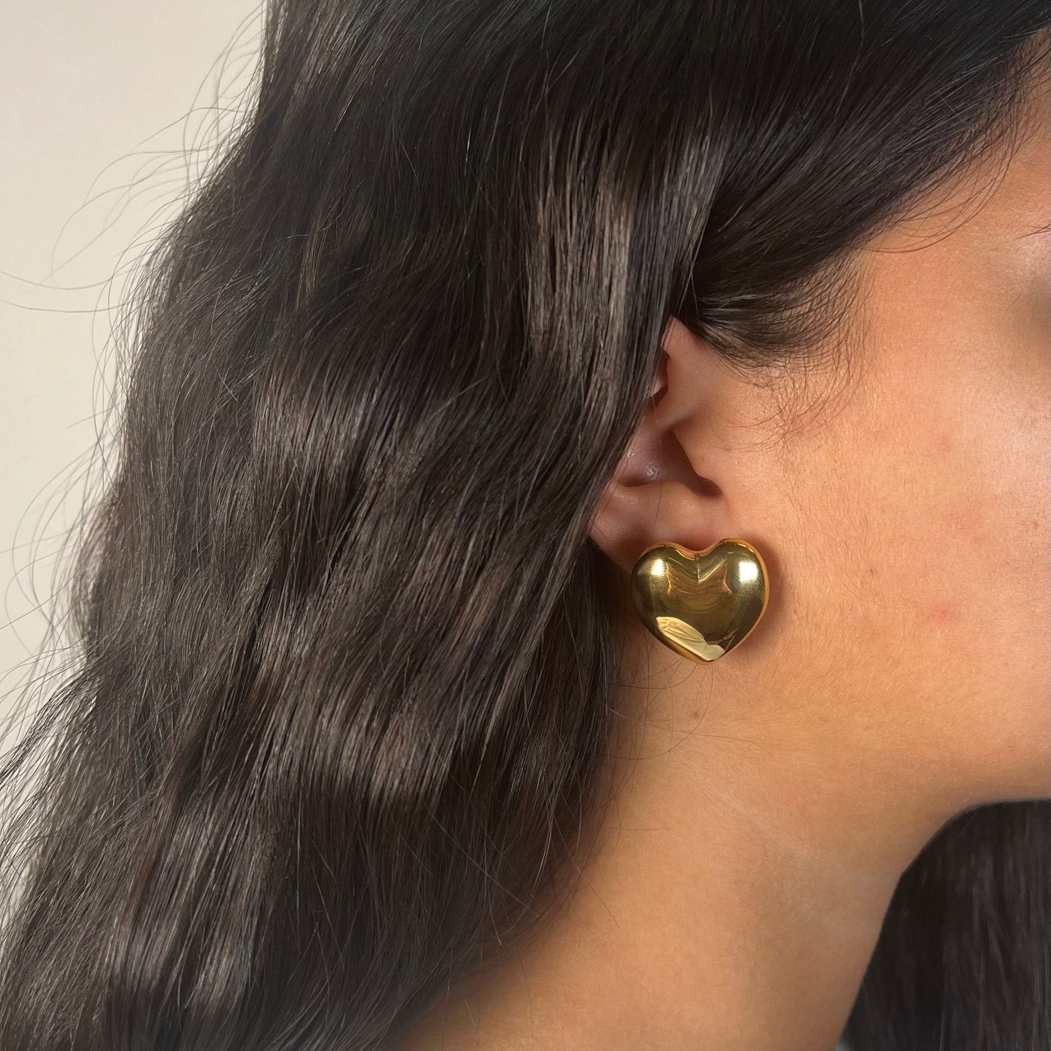 PENDIENTE CORAZÓN DORADO - Maro Studio