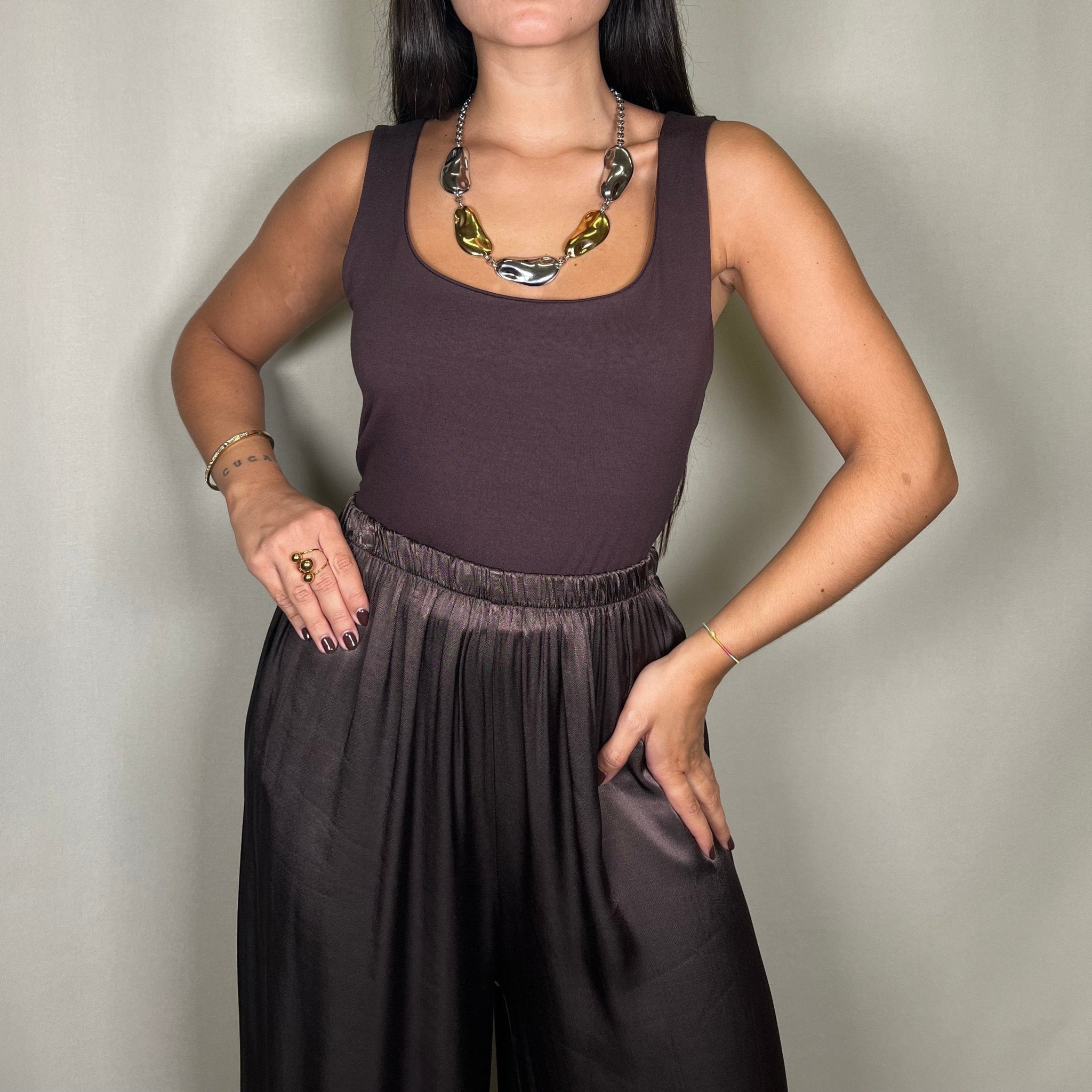 TOP BÁSICO MARRÓN CHOCOLATE - Maro Studio