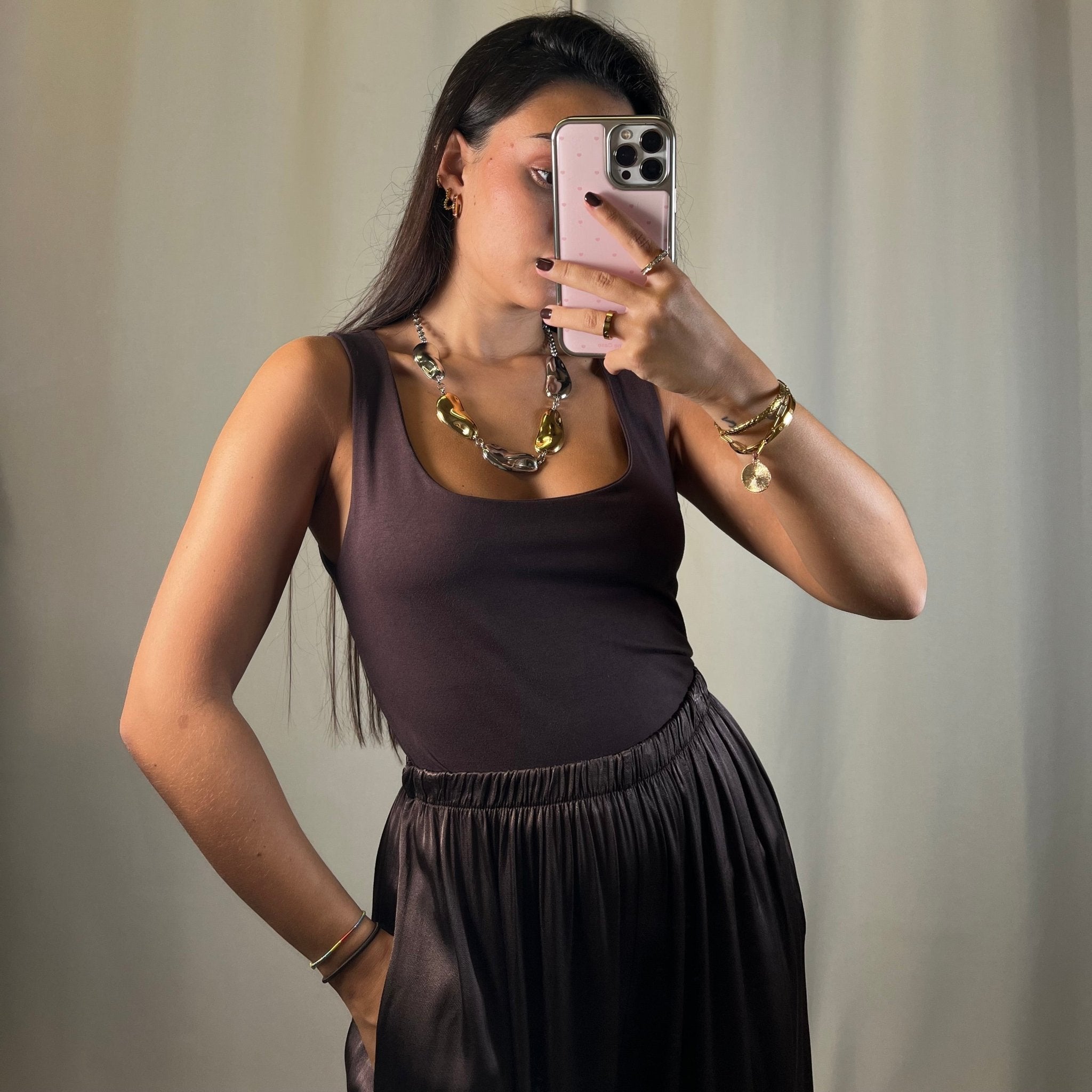 TOP BÁSICO MARRÓN CHOCOLATE - Maro Studio