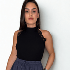 TOP CUELLO HALTER CON DETALLE DE ENCAJES - Maro Studio