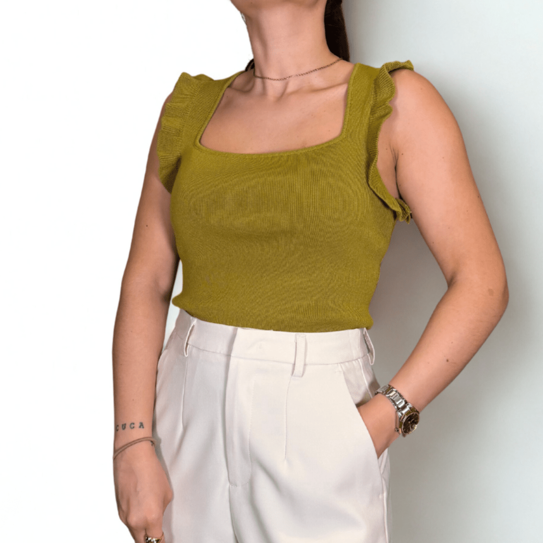 TOP VERDE DE PUNTO FINO CON ESCOTE EN FORMA DE U - Maro Studio