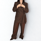 TRAJE DE CHAQUETA LAZADA CON HOMBRAS - Maro Studio