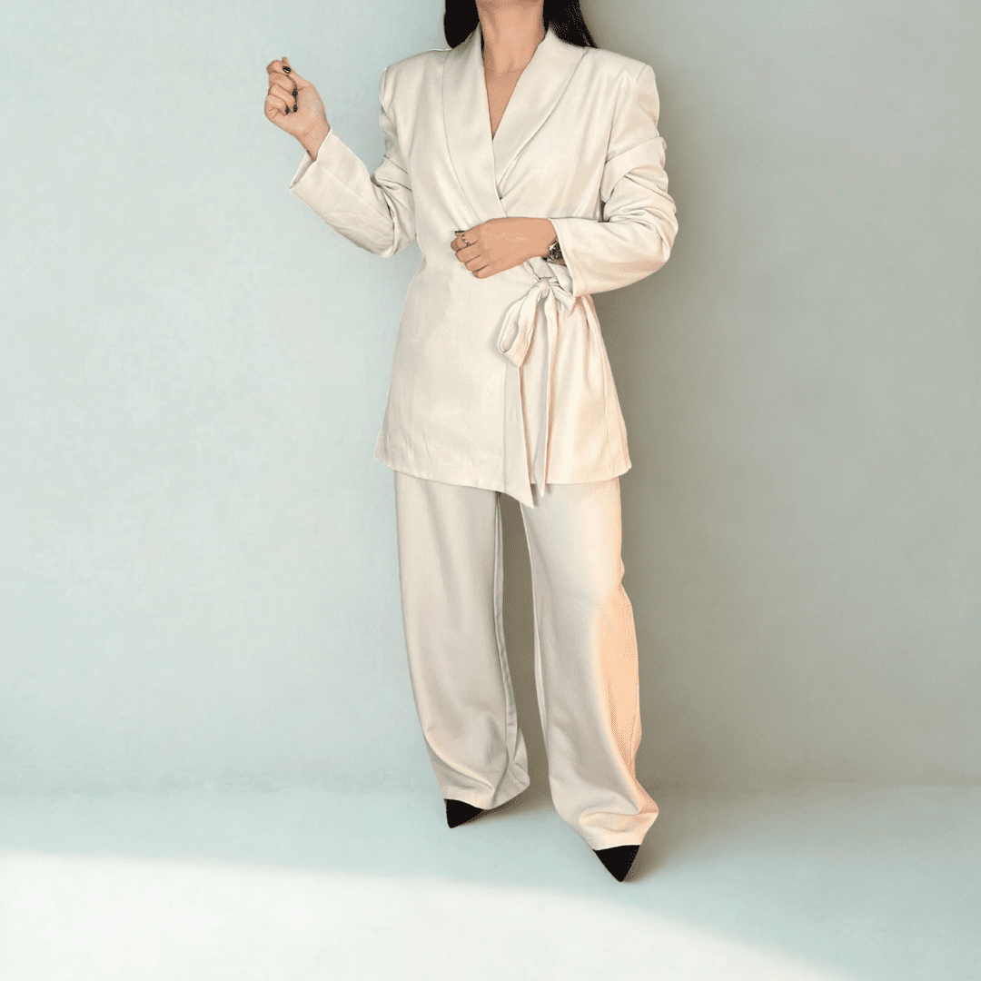 TRAJE DE CHAQUETA LAZADA CON HOMBRAS - Maro Studio